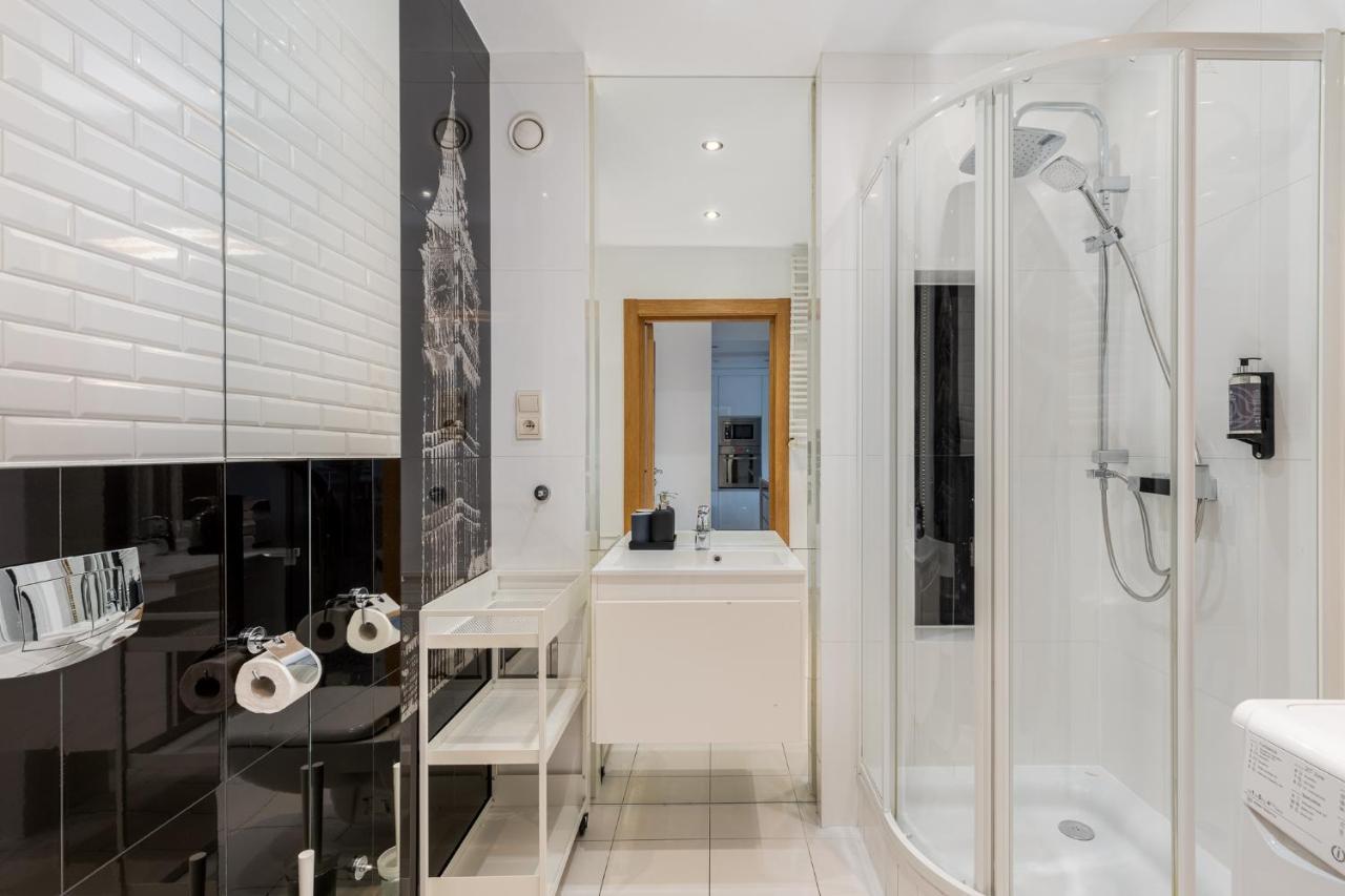 Modern Apartments With Free Parking Spot Krasków Exterior foto
