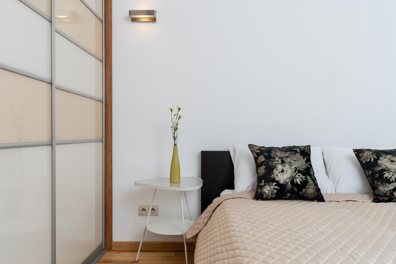Modern Apartments With Free Parking Spot Krasków Exterior foto